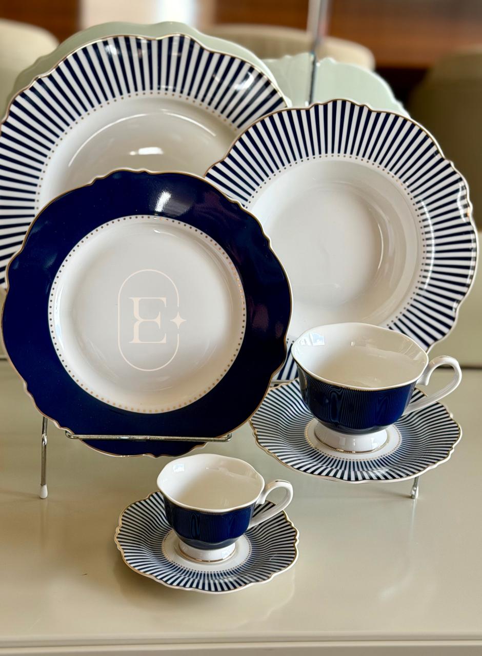 XICARA CAFÉ  ROYAL PORCELANA BRANCO E AZUL FILADO DE DOURADO (06 UNID)